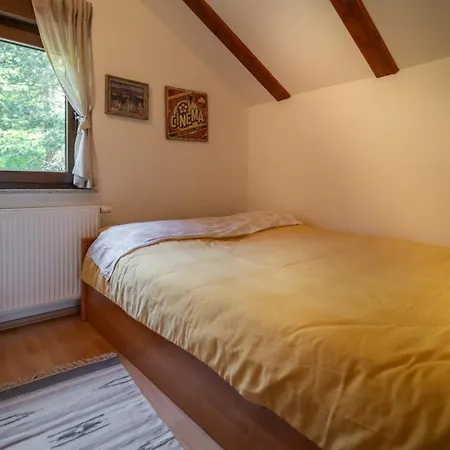Apartmán Specious Manitu In Forest Countryside *