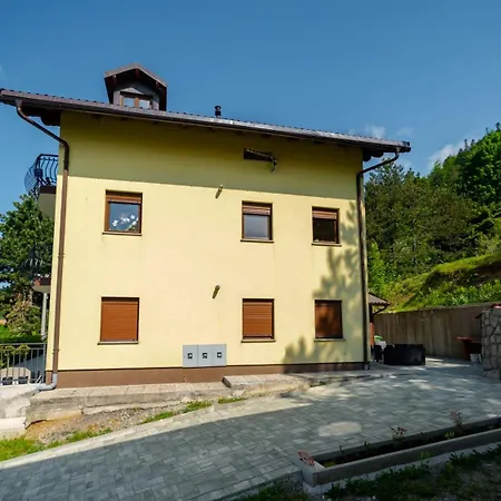 Apartman Specious Apartment Manitu In Forest Countryside Fuzine